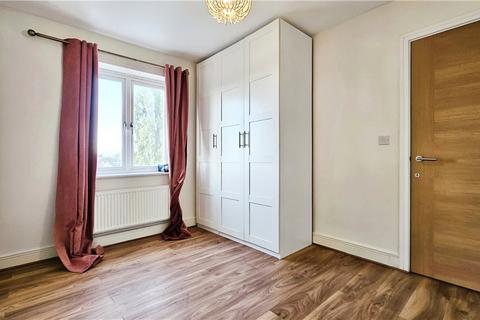 1 bedroom in a house share to rent, Longford Way, Staines-upon-Thames, Surrey, TW19