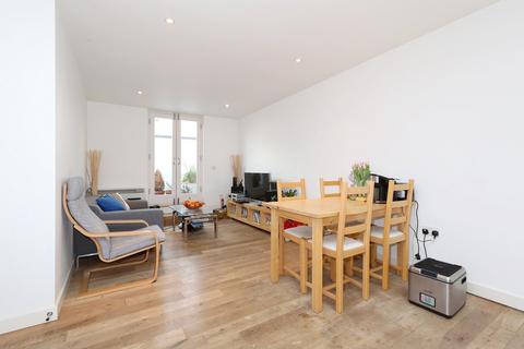 2 bedroom flat to rent, Arthur Road, London, N7