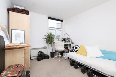 2 bedroom flat to rent, Arthur Road, London, N7