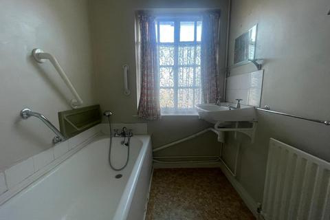 68 Kitchener Avenue, Gravesend, DA12 5JF