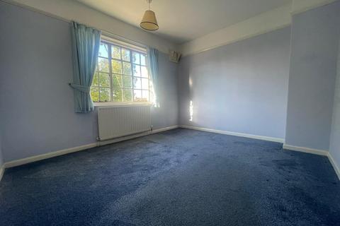 68 Kitchener Avenue, Gravesend, DA12 5JF