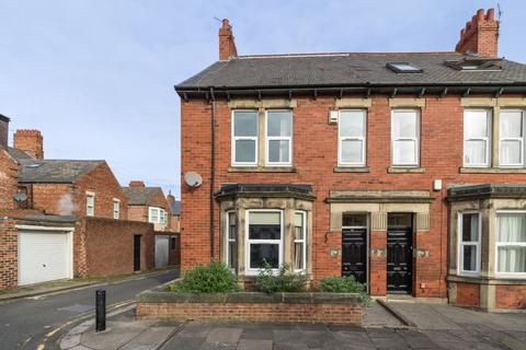 4 bedroom terraced house to rent, Buston Terrace, Newcastle Upon Tyne NE2