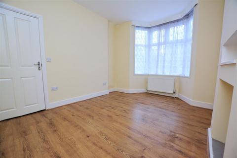 3 bedroom terraced house for sale, Fountain Road, Tooting SW17