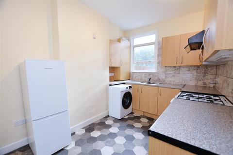 3 bedroom terraced house for sale, Fountain Road, Tooting SW17