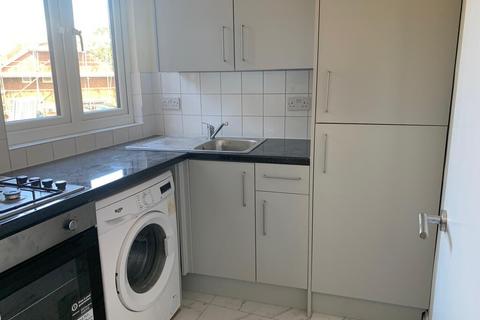 1 bedroom flat to rent, Flat A 17 Woodville Road