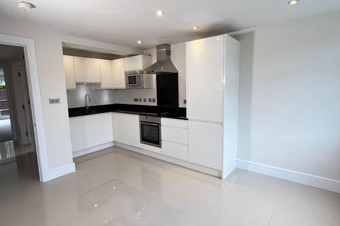 2 bedroom flat to rent, Watford Way, London