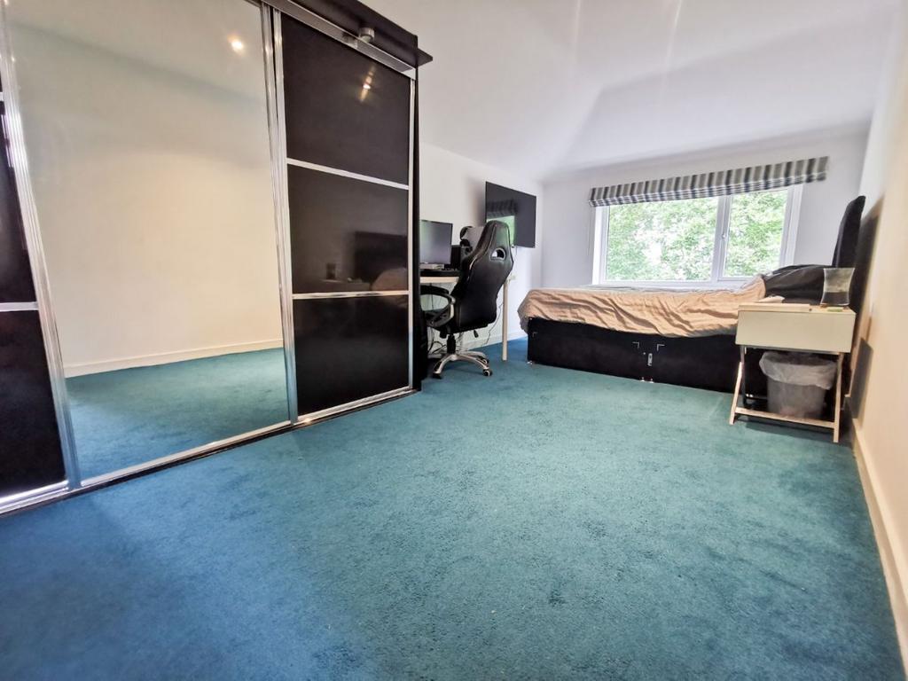 (Upstairs) Bedroom