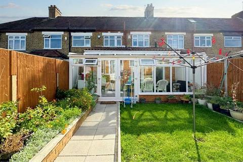 3 bedroom terraced house for sale, Eastern Avenue, Ilford IG2