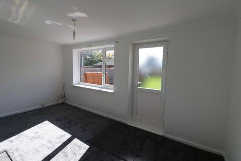 2 bedroom semi-detached house to rent, Harrison Drive, High Halstow, Rochester