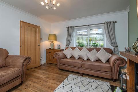 12 School Street, Greetland, Halifax, HX4 8JB