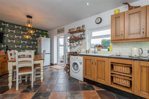 12 School Street, Greetland, Halifax, HX4 8JB