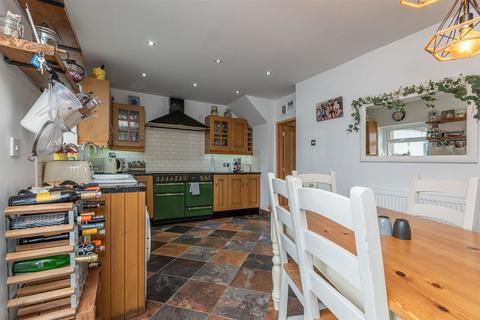 12 School Street, Greetland, Halifax, HX4 8JB