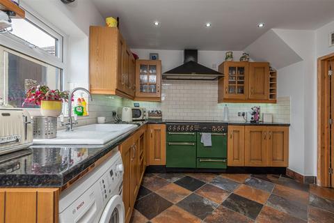 12 School Street, Greetland, Halifax, HX4 8JB