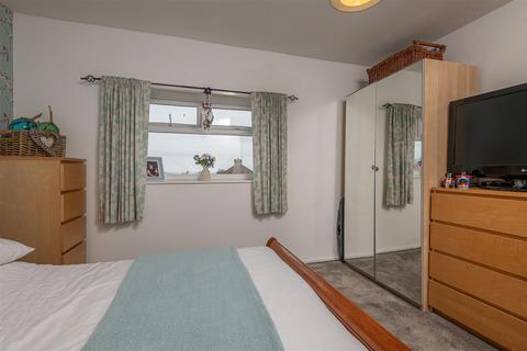 12 School Street, Greetland, Halifax, HX4 8JB