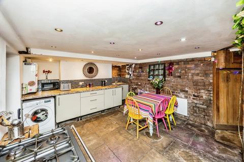 3 bedroom terraced house for sale, Arnold Avenue, Birkby, West Yorkshire HD2