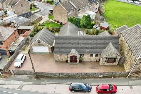 3 bedroom bungalow for sale, Oban Terrace, Wakefield WF3