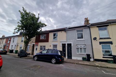 2 bedroom terraced house to rent, Glencoe Road, Portsmouth PO1