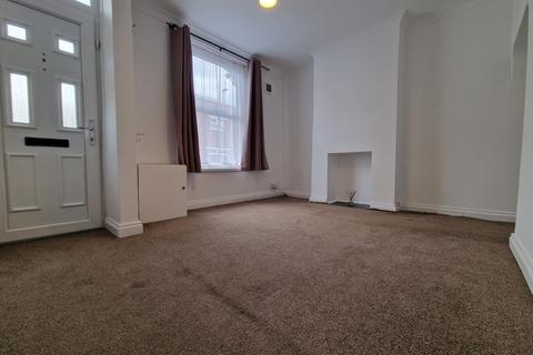 2 bedroom terraced house to rent, Glencoe Road, Portsmouth PO1