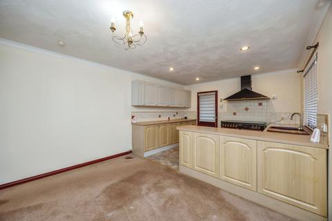 15 Almond Terrace, Harthill, Shotts, ML7 5PF