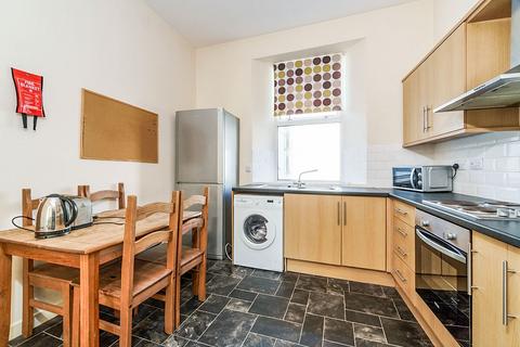 4 bedroom flat to rent, Clifton Place, Plymouth PL4