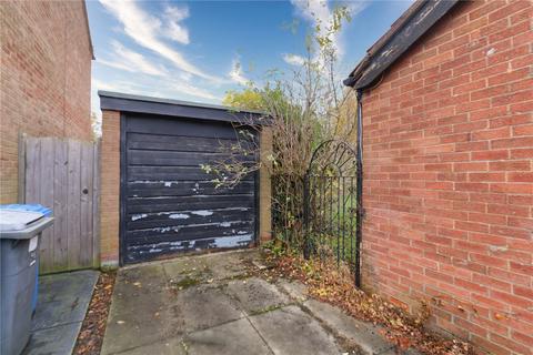 25 Broomfields, Denton, Manchester, M34 3TH