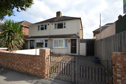 2 bedroom semi-detached house to rent, Dean Road, Middlesex TW12