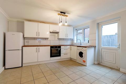 2 bedroom semi-detached house to rent, Dean Road, Middlesex TW12