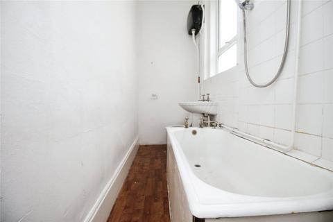 2 bedroom flat to rent, Alhambra Road, Hampshire PO4