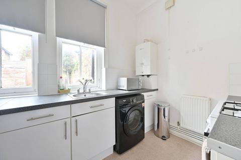 Studio for sale, Kenley Walk, Ladbroke Grove, London, W11