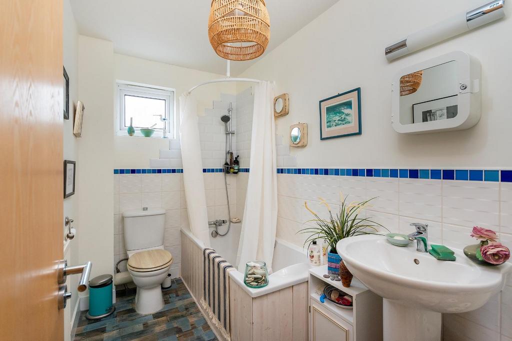 8 B8 SHD - Bathroom A.jpg