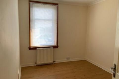 3 bedroom flat to rent, Sandeman Street, Strathmartine DD3