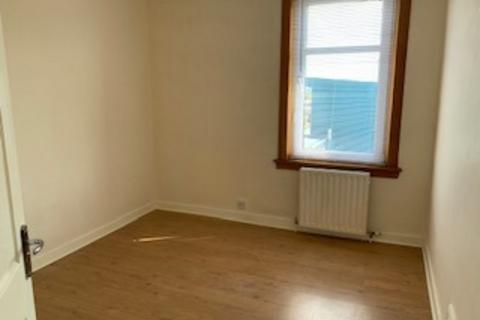 3 bedroom flat to rent, Sandeman Street, Strathmartine DD3