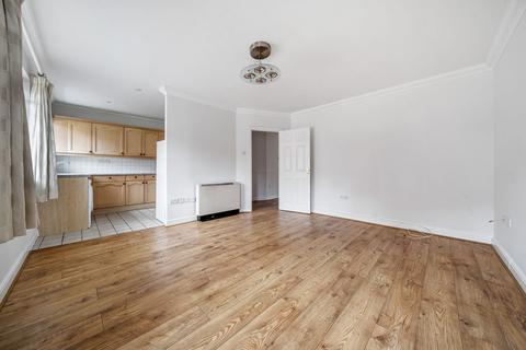 2 bedroom apartment to rent, St. Leonards Road, Windsor, SL4