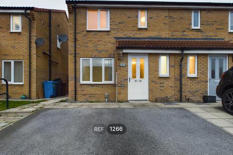 3 bedroom semi-detached house to rent, Chartwell Gardens, Kingswood, HU7