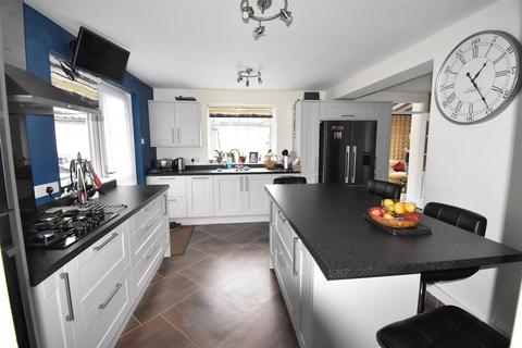 4 bedroom semi-detached house for sale, Largely Extended 4 Bed Family Home In Coombe Dingle