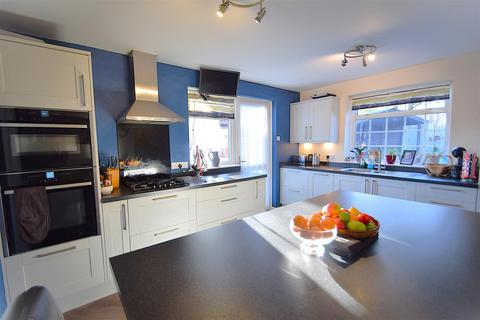 4 bedroom semi-detached house for sale, Largely Extended 4 Bed Family Home In Coombe Dingle