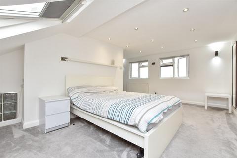 3 bedroom maisonette for sale, Howard Road, London