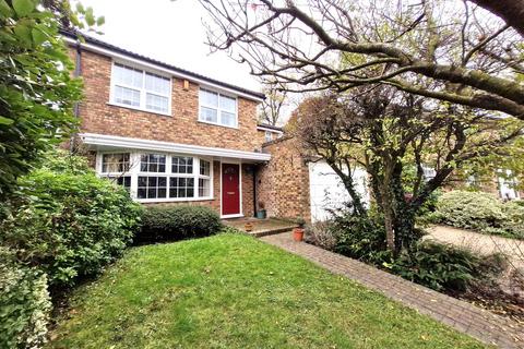 4 bedroom detached house for sale, Lancaster Close, Reading