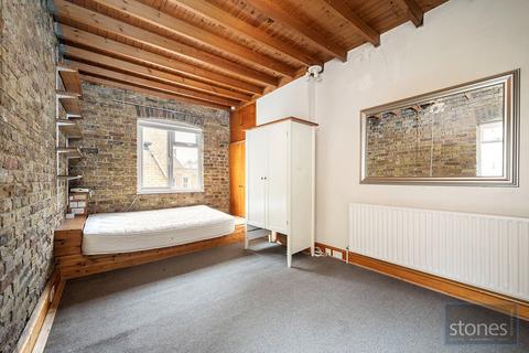 Studio to rent, Savernake Road, London, NW3