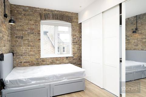 Studio to rent, Savernake Road, London, NW3