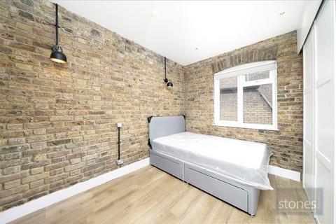 Studio to rent, Savernake Road, London, NW3