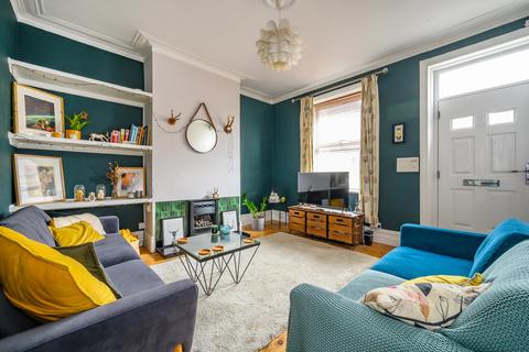 82 Ackroyd Street, Morley, Leeds, LS27 8QY