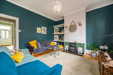 82 Ackroyd Street, Morley, Leeds, LS27 8QY