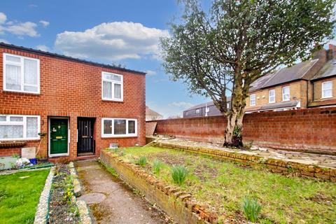 127 Whitehall Road, Uxbridge, UB8 2DS