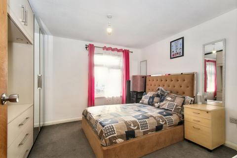 127 Whitehall Road, Uxbridge, UB8 2DS