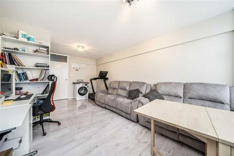 2 bedroom flat for sale, Roberta Street, London E2