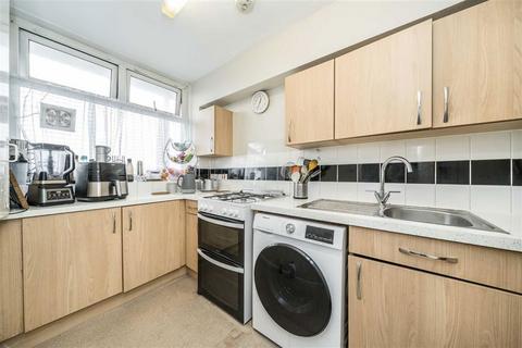 2 bedroom flat for sale, Roberta Street, London E2