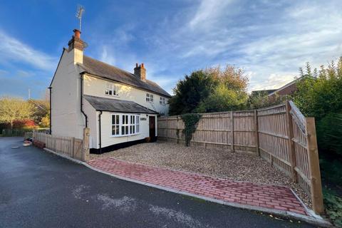 4 bedroom detached house to rent, The Forge, Hungerford