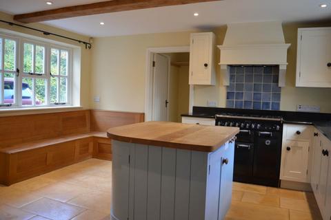 4 bedroom detached house to rent, The Forge, Hungerford