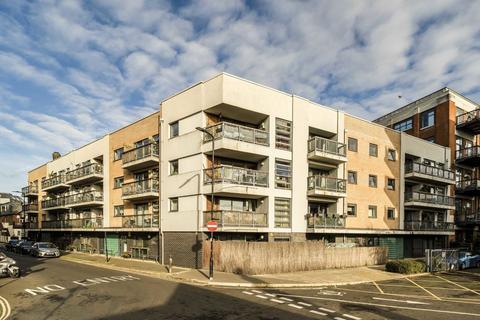 2 bedroom flat to rent, Warple Way, London W3